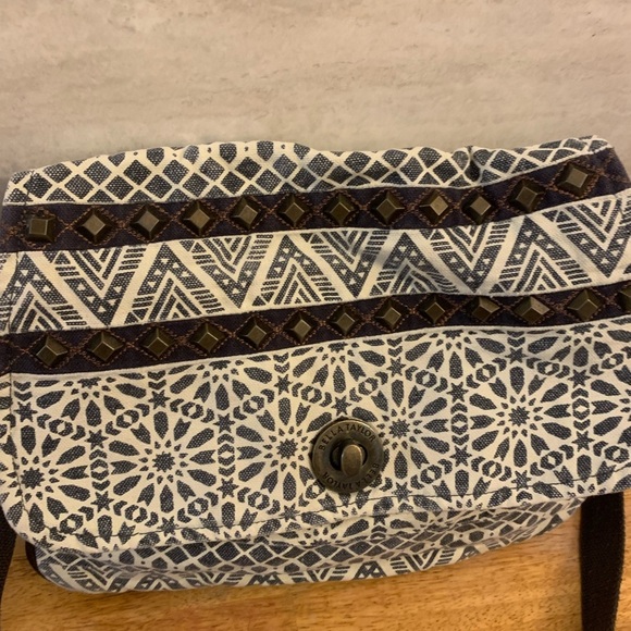 Bella Taylor Brown and White Crossbody Bag with Adjustable Strap - Picture 3 of 9